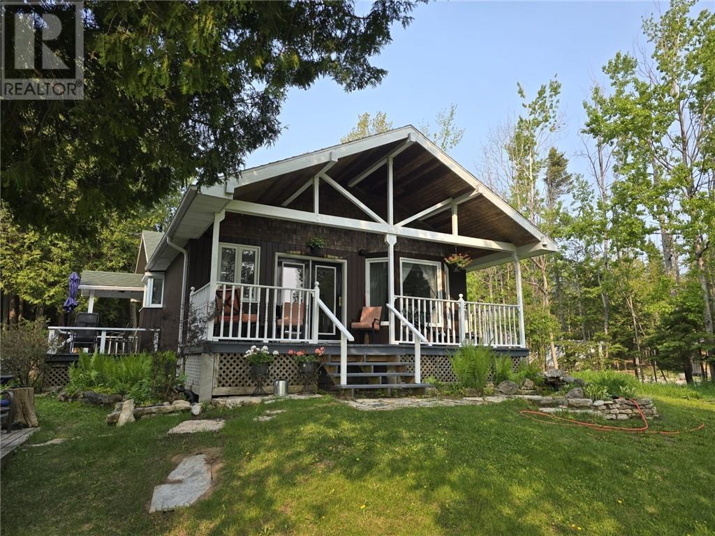102 A Water St, South Bay Mouth, ON P0P 1Z0