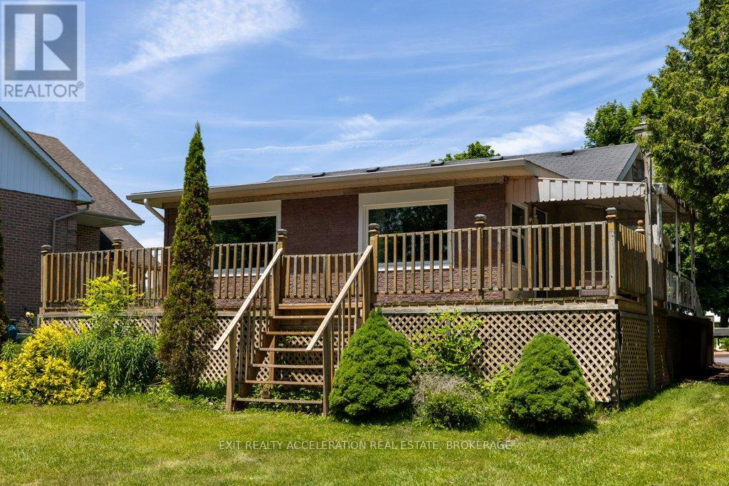 84 Main St, Deseronto, ON K0K 1X0