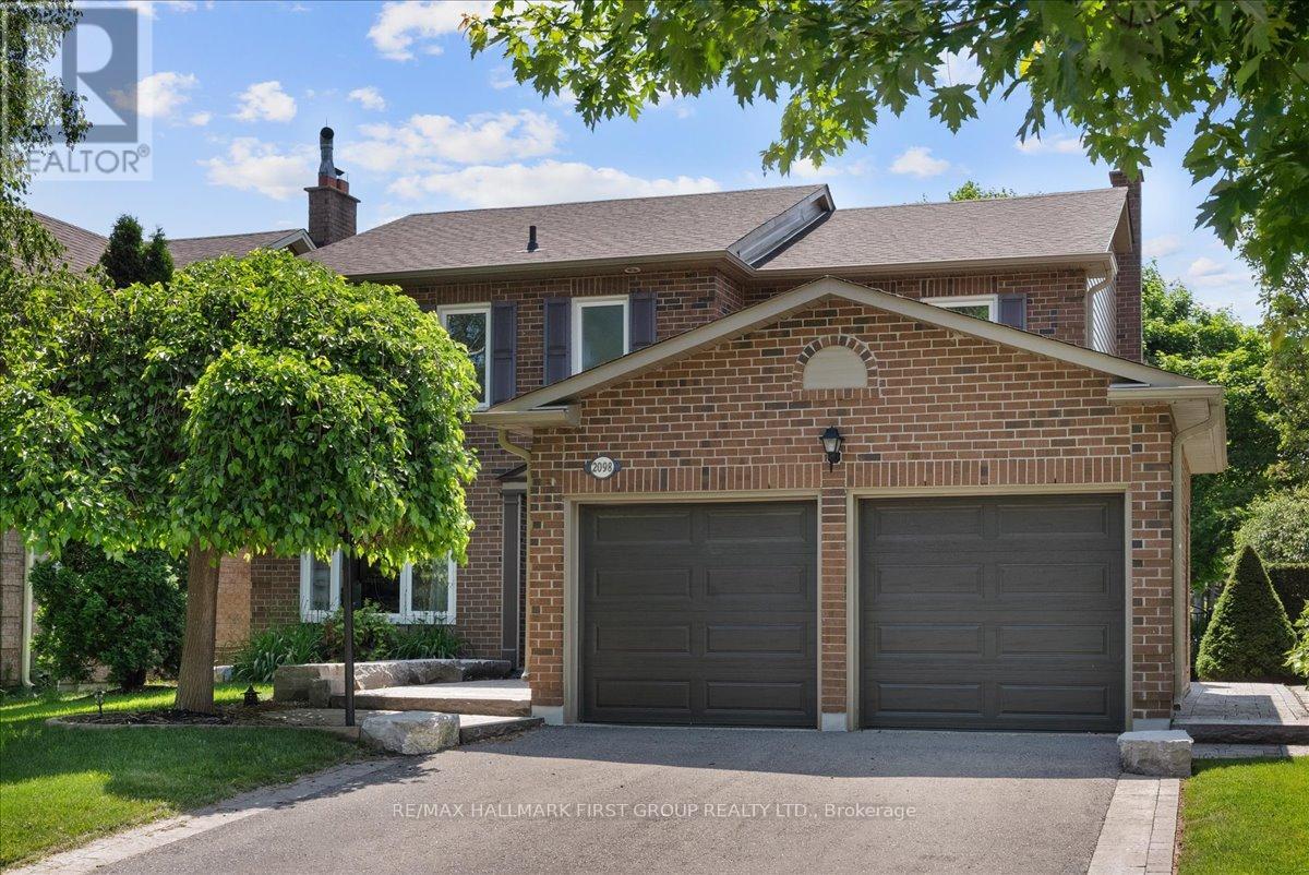 2098 Liverpool Rd, Pickering, ON L1X 1C9