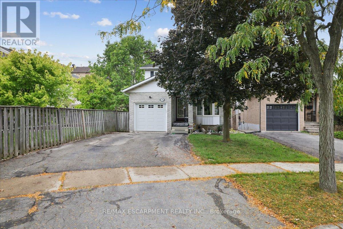1582 Riley Ave, Burlington, ON L7M 3T3