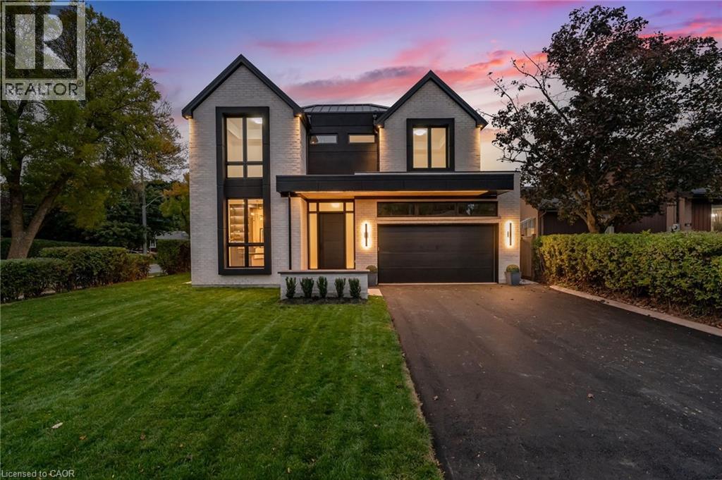 144 Mansfield Dr, Oakville, ON L6H 1K4