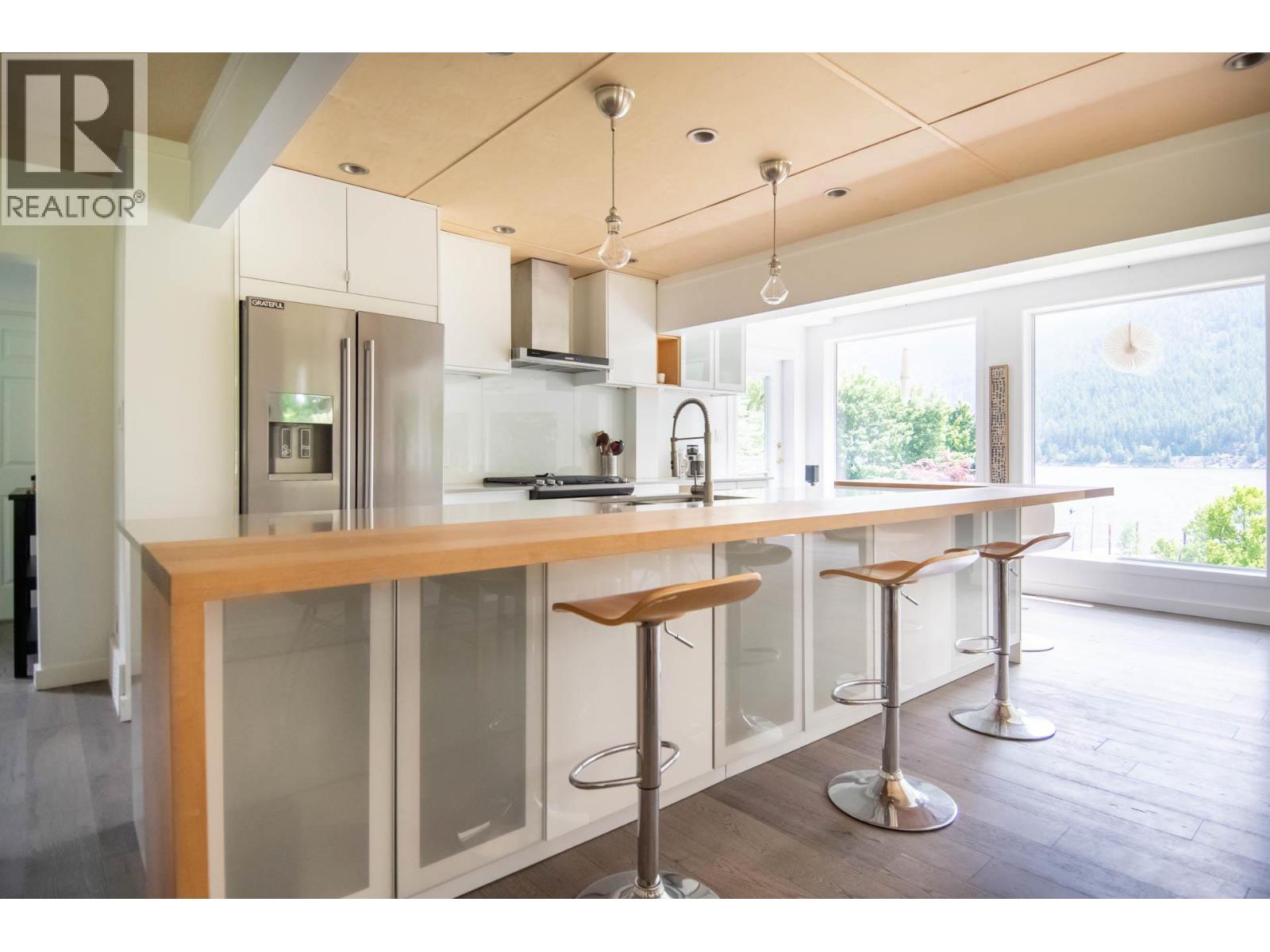 4161 Heroux Rd, Nelson, BC V1L 6N5