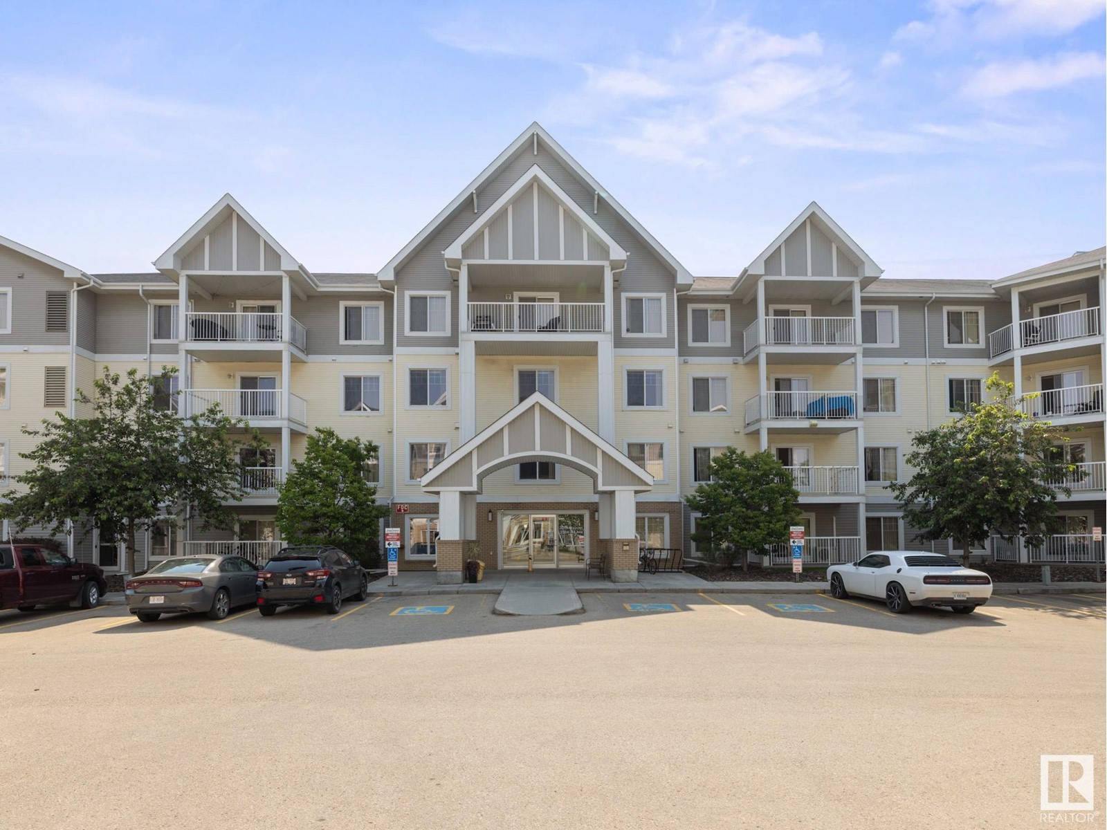 2204 44 Avenue Northwest #310, Edmonton, AB T6T 0G5
