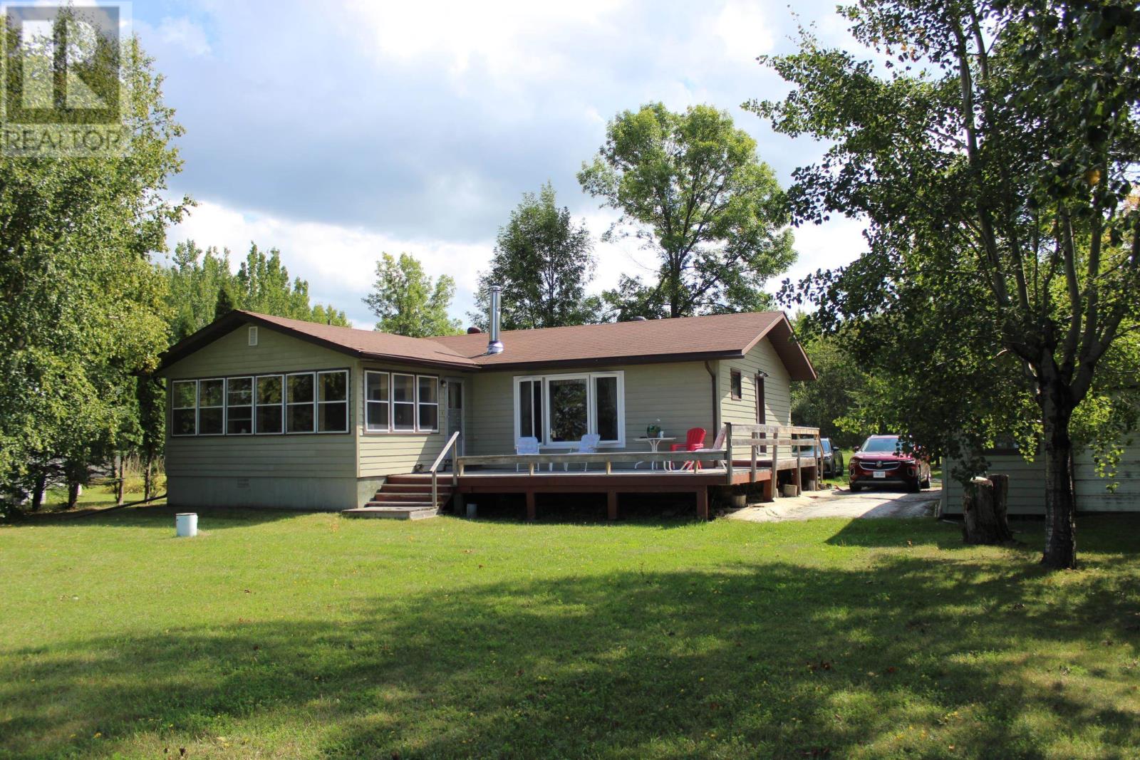 93 Stintzi Dr E, Morson, ON P0W 1J0