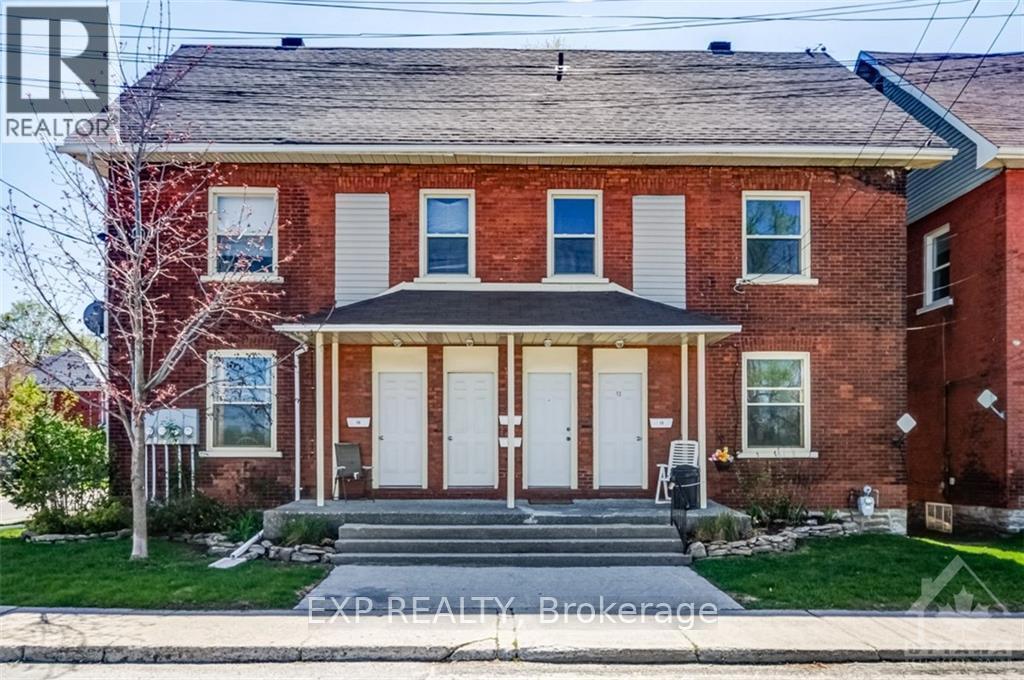 70-72 Victoria Ave, Smiths Falls, ON K7A 2P5