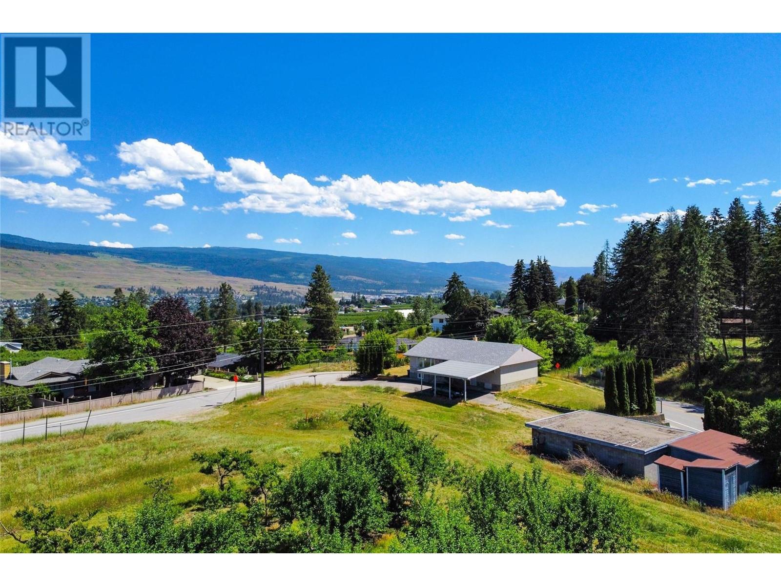 11524 Bond Rd, Lake Country, BC V4V 1J1