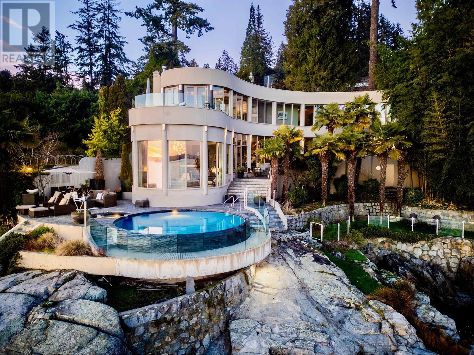 3912 Marine Dr, West Vancouver, BC V7V 1N4
