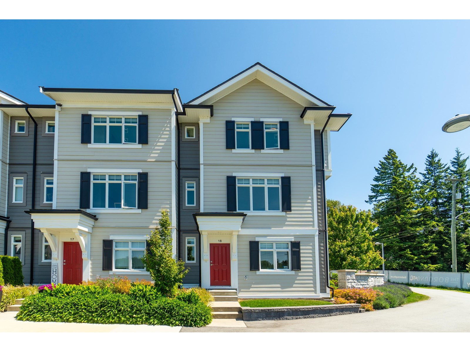 2070 Oak Meadows Drive Unit 18, Surrey, BC V3Z 1J1