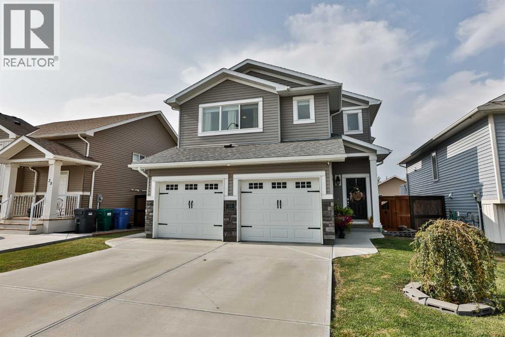 35 Kensington Rd W, Lethbridge, AB T1J 5N5