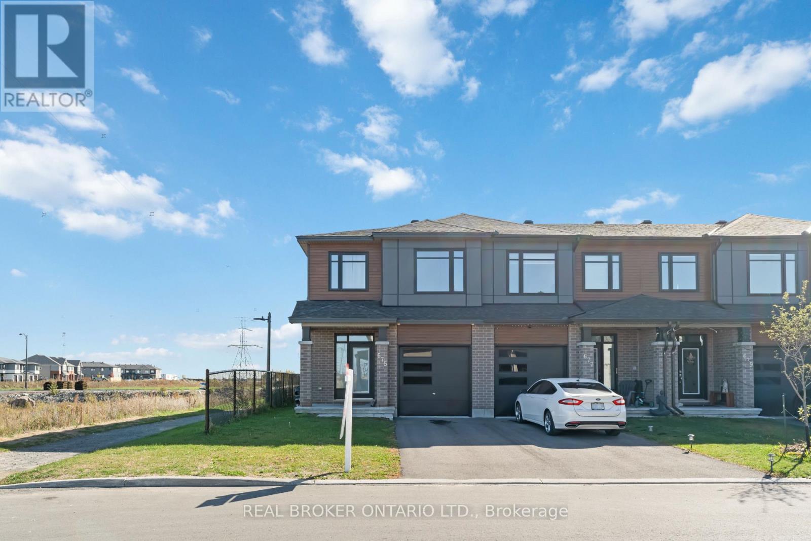 675 Taliesin Cres, Ottawa, ON K2S 2W5
