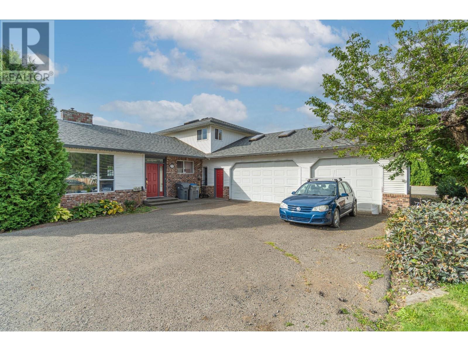 1955 Parkcrest Ave, Kamloops, BC V2B 4X2