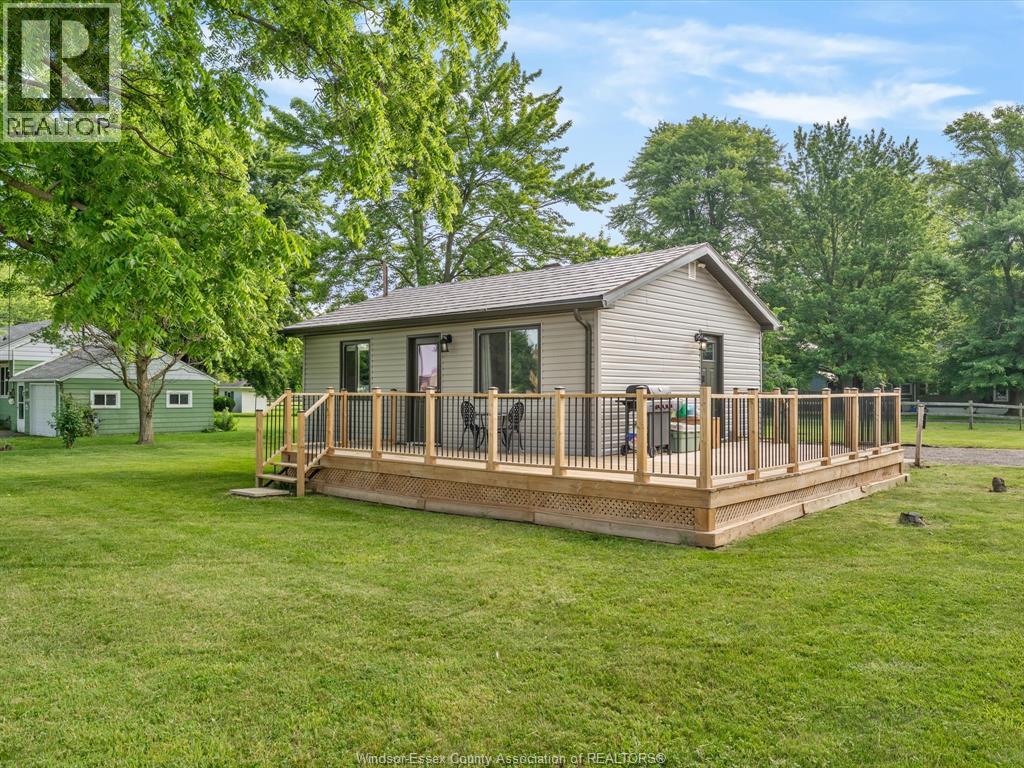 8650 Malden Rd, Lasalle, ON N9J 2V7