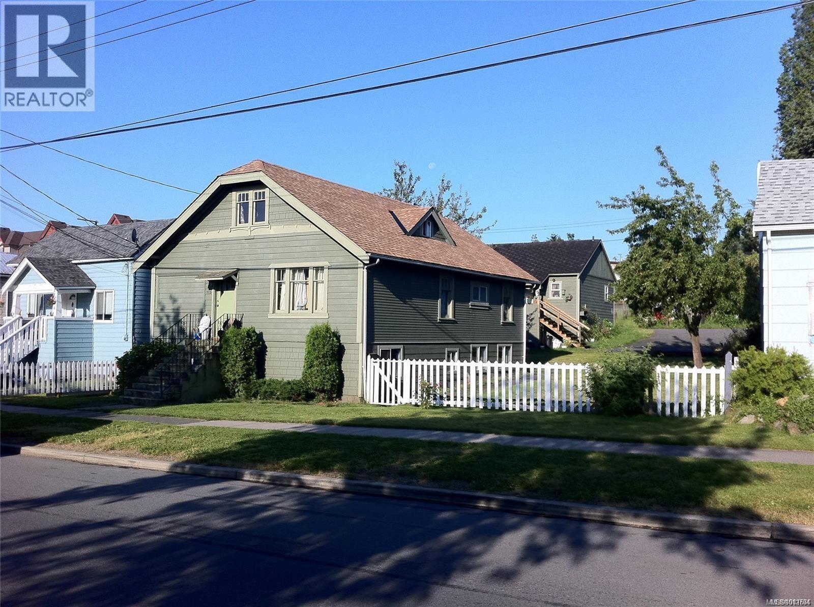 212 Haliburton St, Nanaimo, BC V9R 4W1