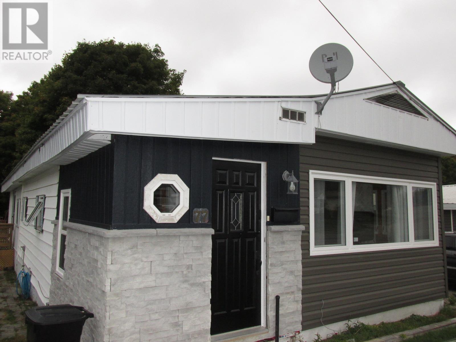 77 Westhill Rd, Elliot Lake, ON P5A 1A6