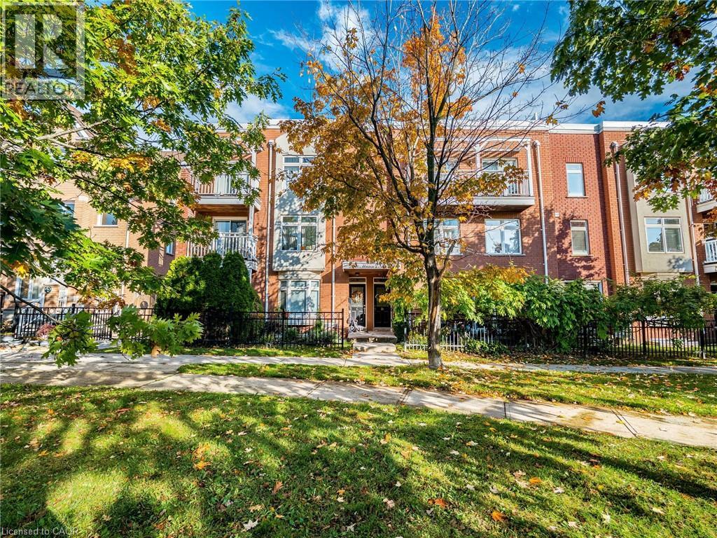 2386 Munns Avenue E Unit E, Oakville, ON L6H 6G9