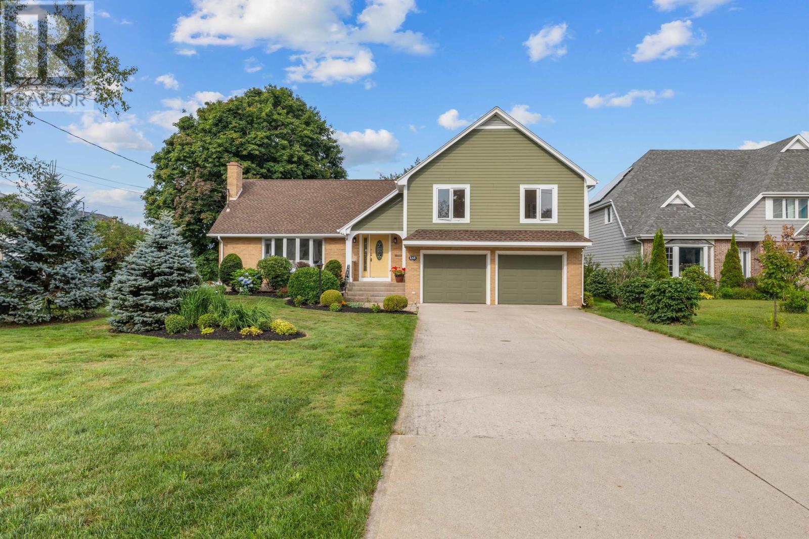 135 Queen Elizabeth Dr, Charlottetown, PE C1A 3B2