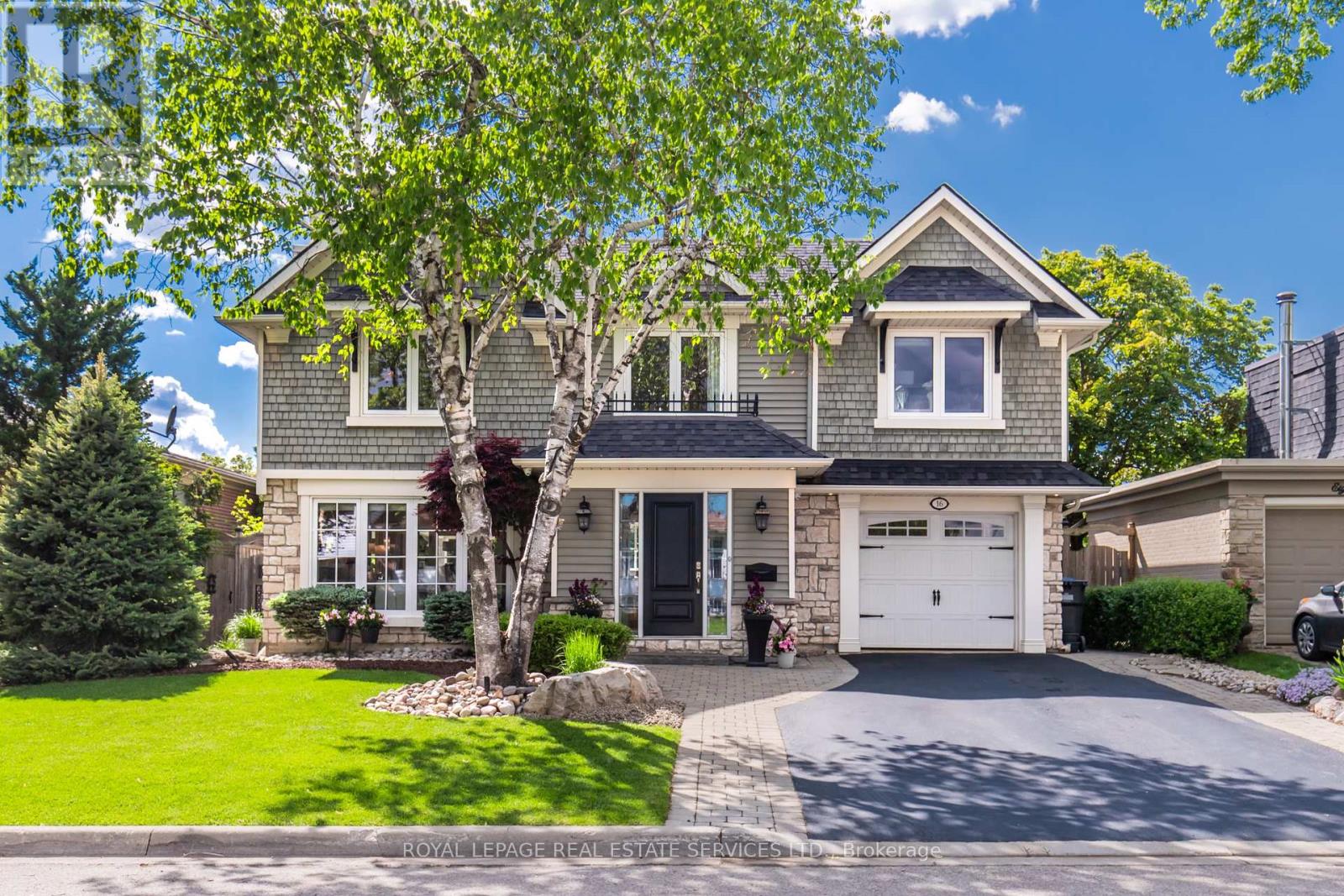 16 Ferndale Cres, Brampton, ON L6W 1E9