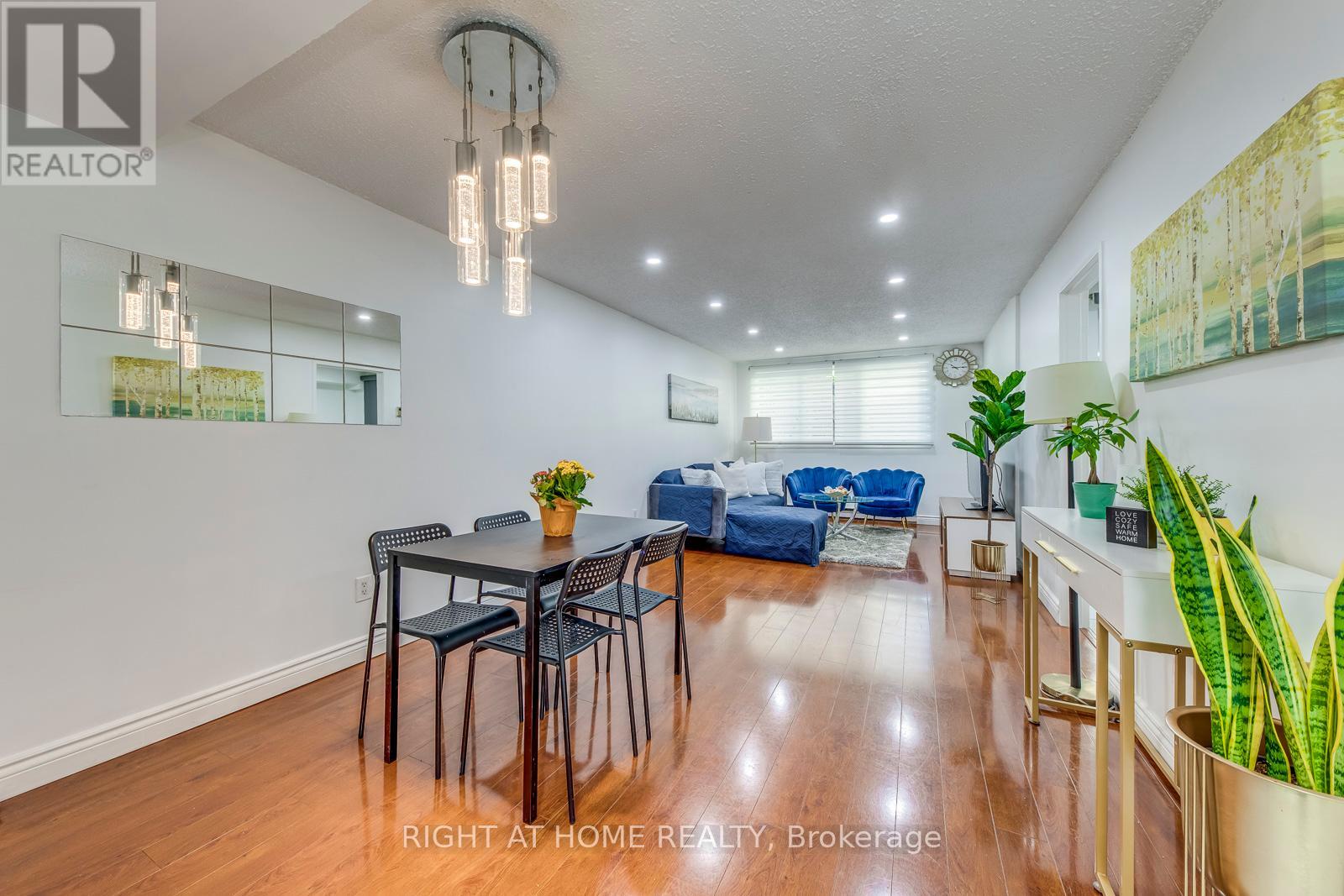 89 2170 Bromsgrove Rd, Mississauga, ON L5J 4J2