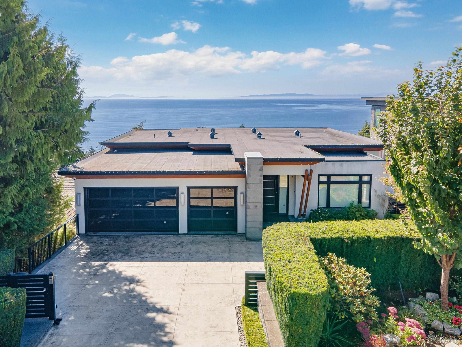 14442 Magdalen Ave, White Rock, BC V4B 2X6