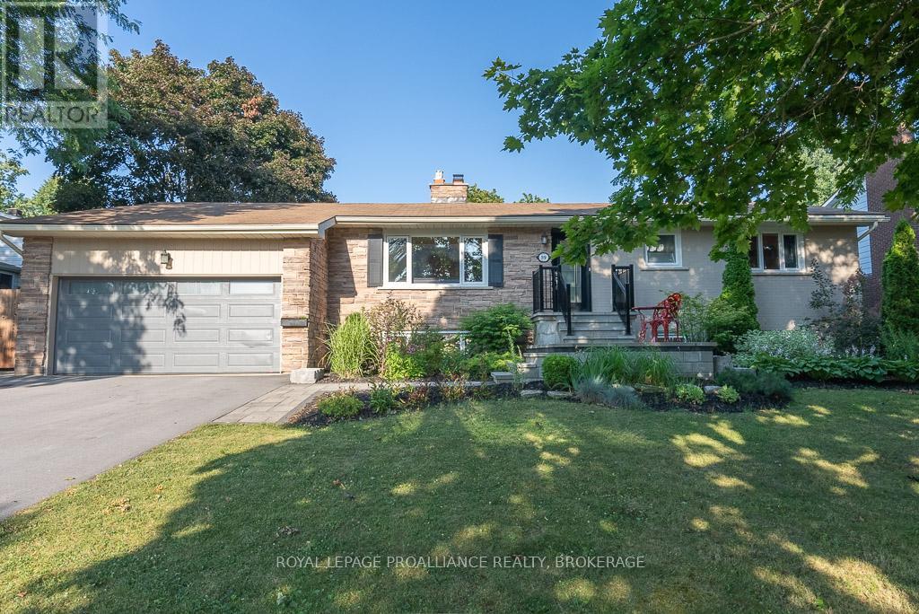 59 Fairway Hill Cres, Kingston, ON K7M 2B3