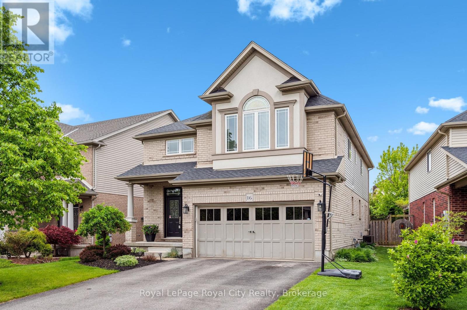 16 Hall Ave, Guelph, ON N1L 0B3