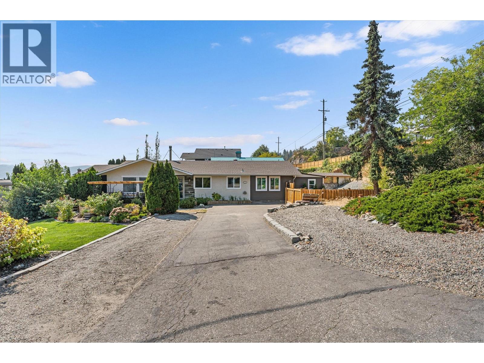 3702 Beach Ave, Peachland, BC V0H 1X0