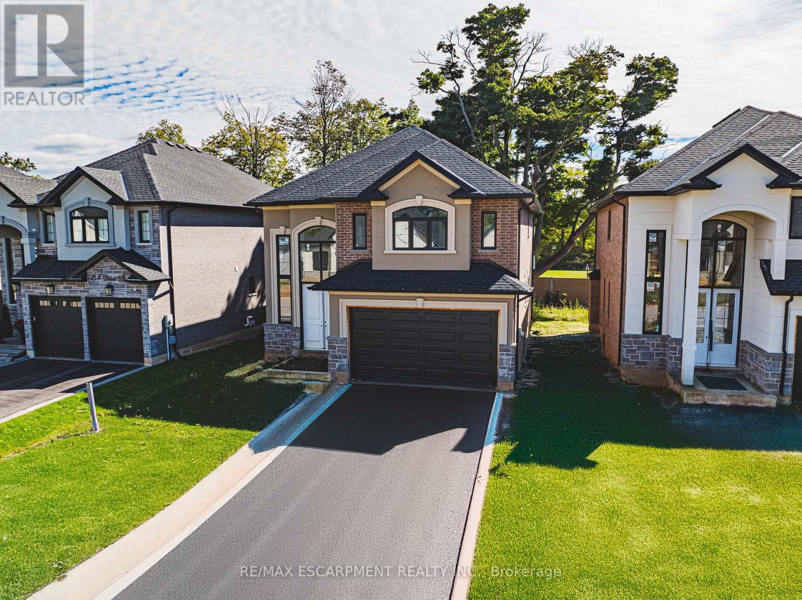 52 Cesar Pl, Hamilton, ON L9G 0G3