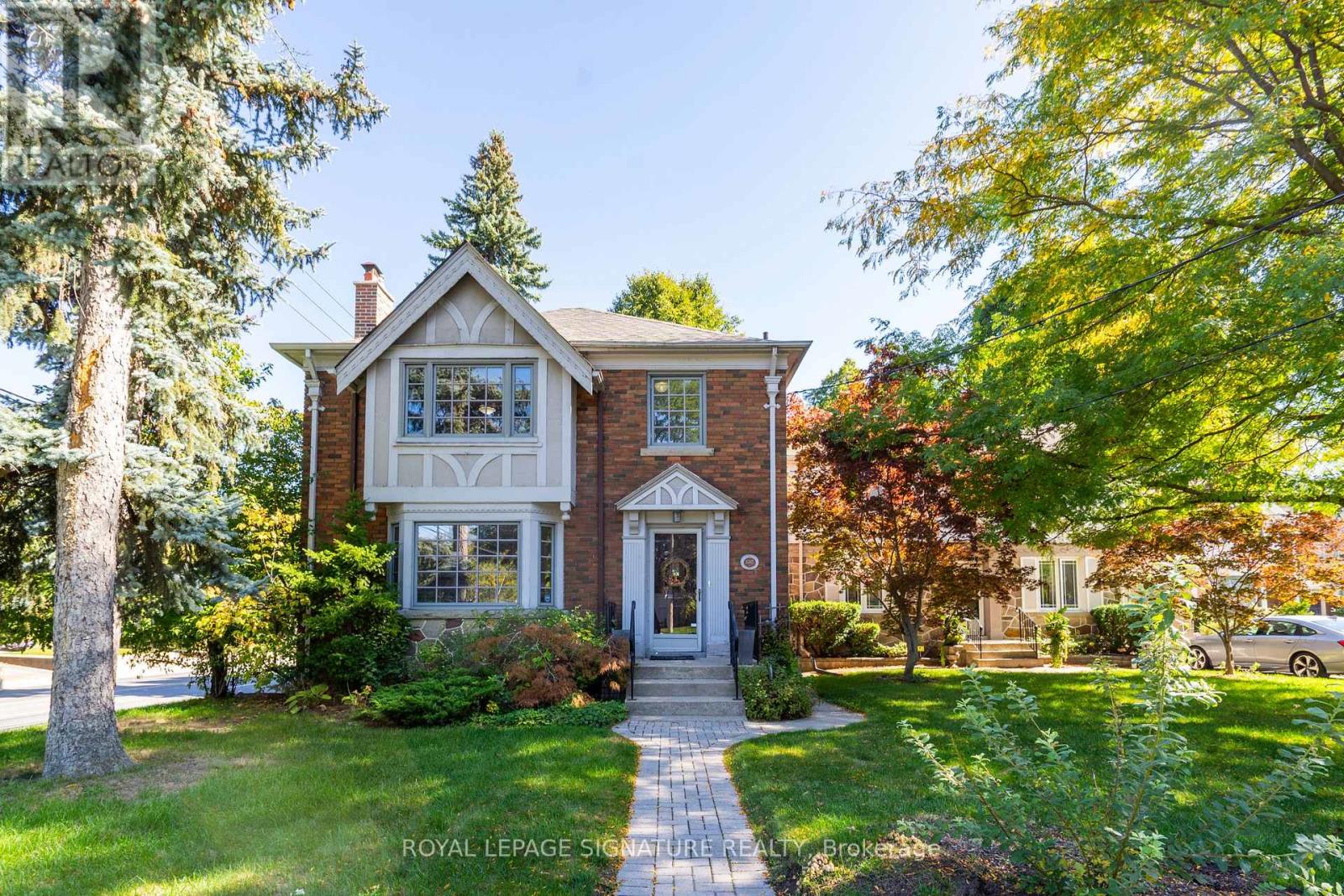 221 Hanna Rd, Toronto, ON M4G 3P2