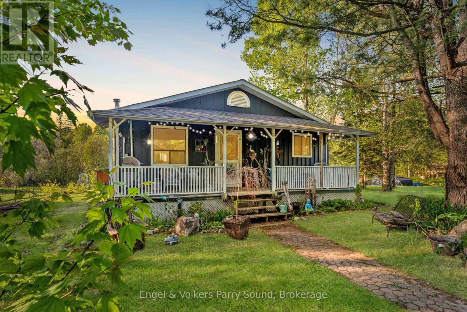 34 Gordon Point Rd, Magnetawan, ON P0A 1P0