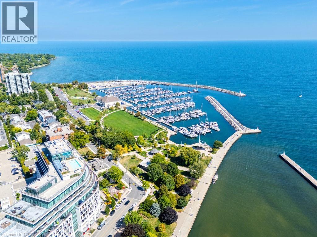 120 Bronte Road Unit 8, Oakville, ON L6L 3C1