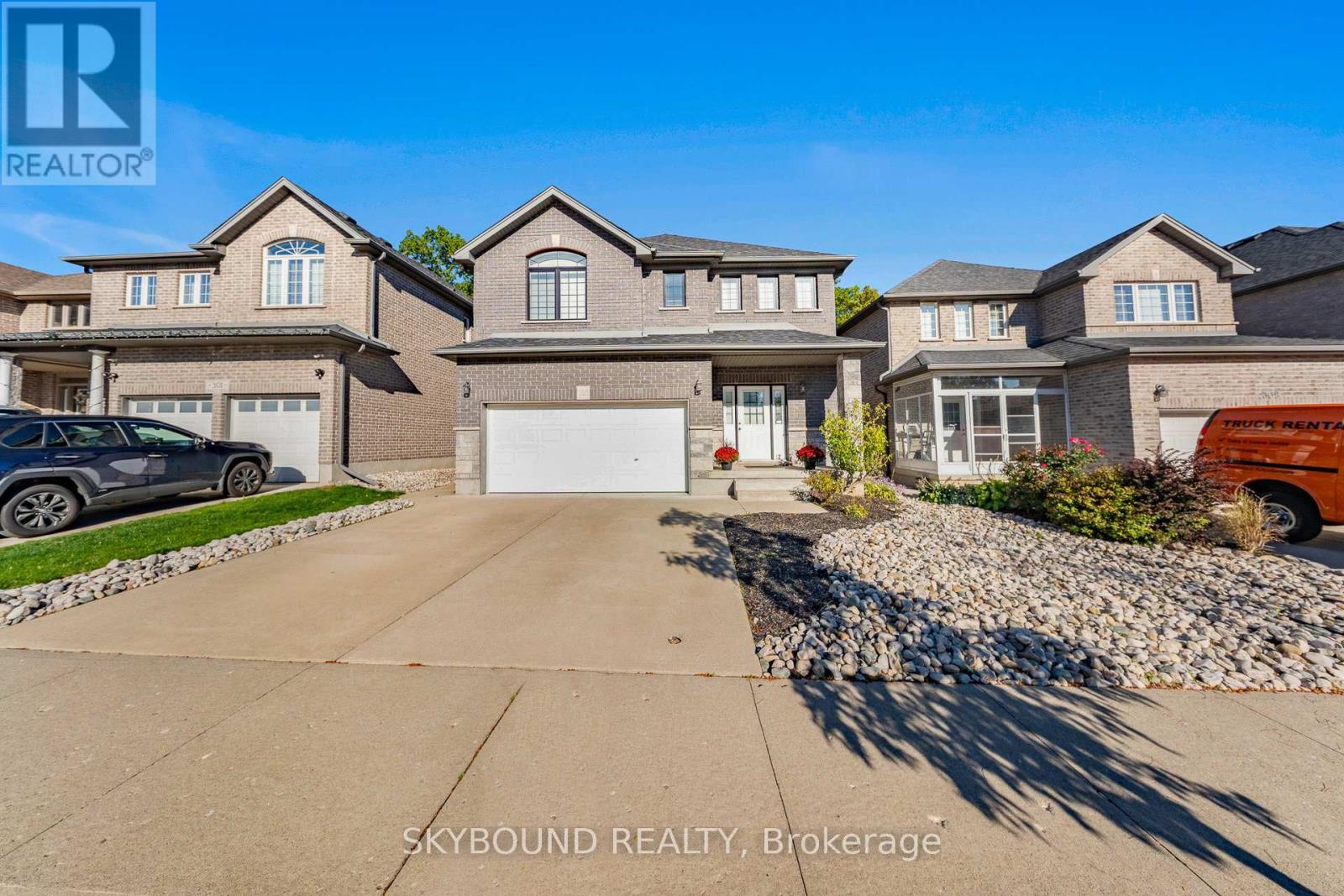 305 Wesley Blvd, Cambridge, ON N1R 5S2