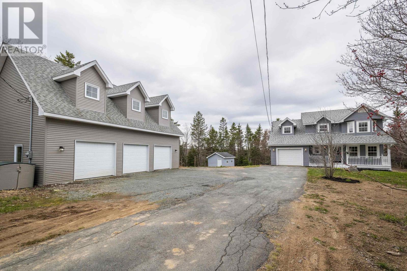 192 Gleneagles Dr, Hammonds Plains, NS B4B 1V8
