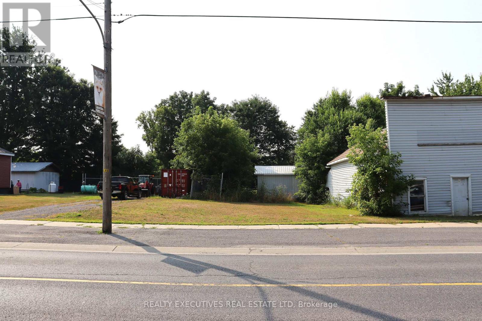 105 Main St, North Dundas, ON K0A 2R0