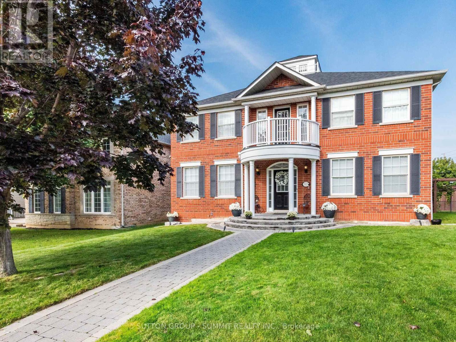 7123 Gillespie Ln, Mississauga, ON L5W 1E8