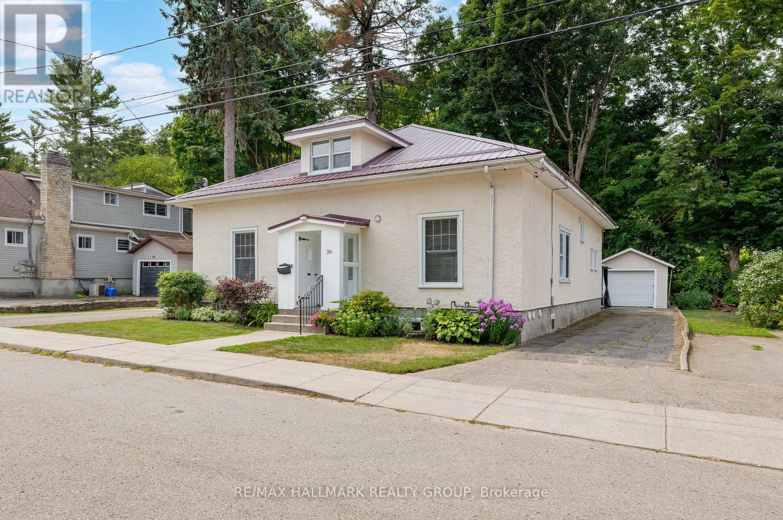 26 Mccready St, Brockville, ON K6V 5N3
