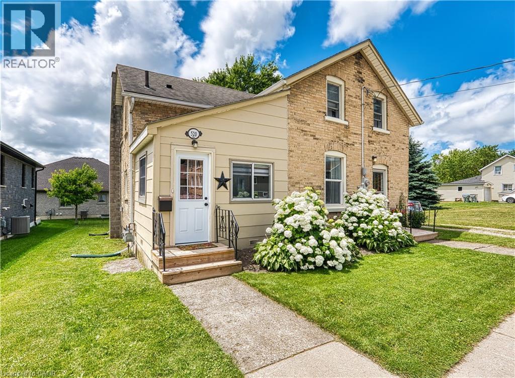 520 Elma St W, North Perth, ON N4W 1W4