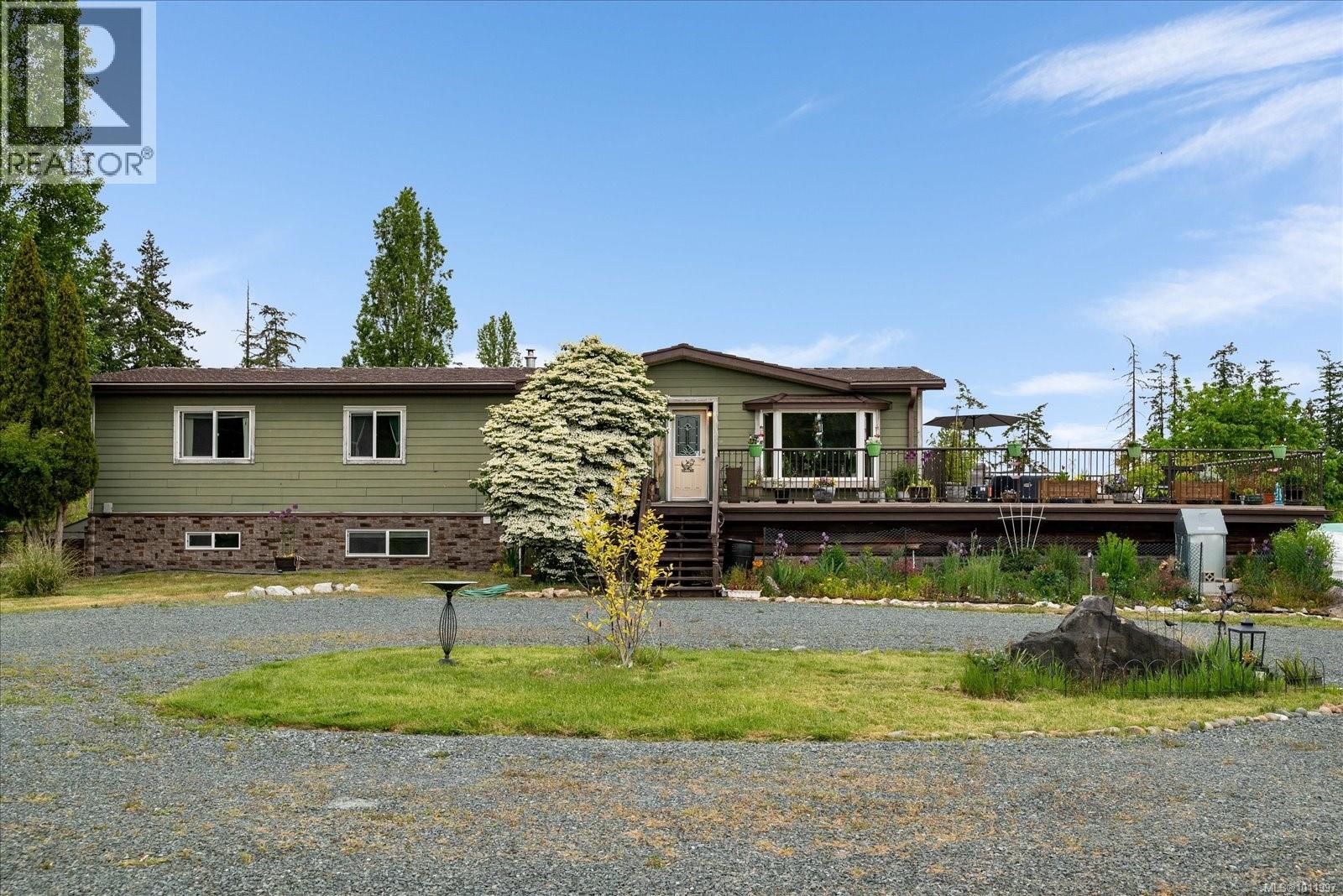 1777 Cecil St, Crofton, BC V0E 1R0