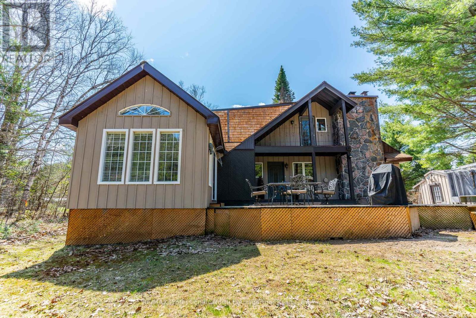 1065 Cloverleaf Rd, Algonquin Highlands, ON K0M 1J2