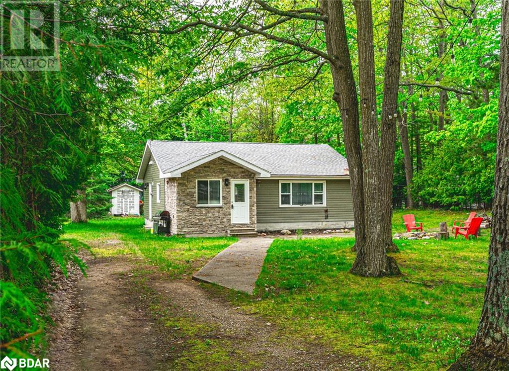12 Doan Ave, Tiny, ON L0L 1P0