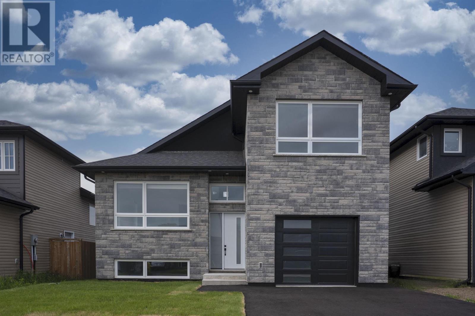 433 Muskrat Dr, Thunder Bay, ON P7C 0C1