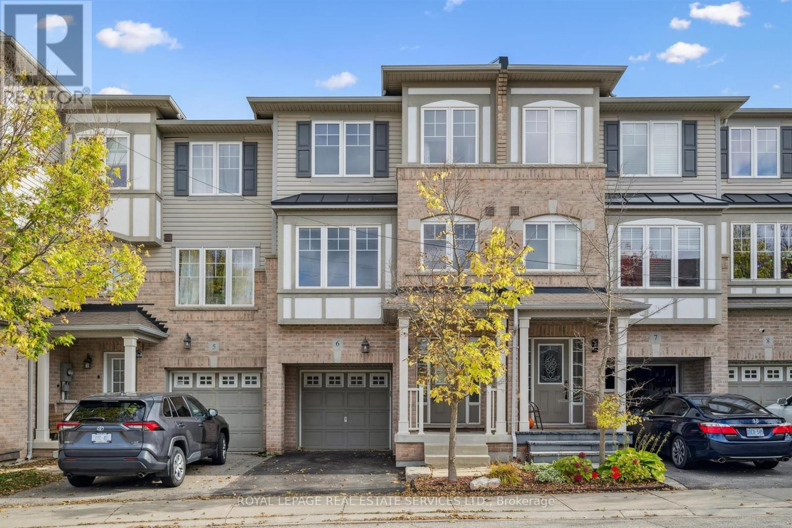 6 2006 Trawden Way, Oakville, ON L6M 0M1