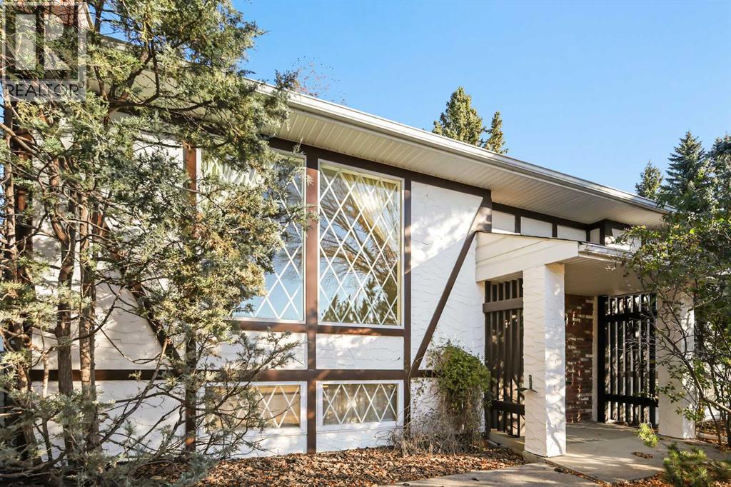 2416 Palliser Dr SW, Calgary, AB T2V 3S7