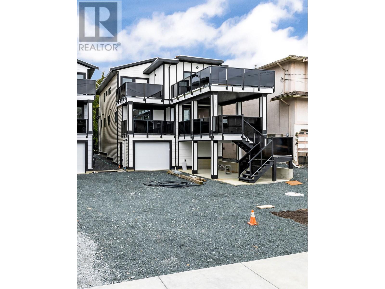 339 Johnston St, New Westminster, BC V3M 5H4