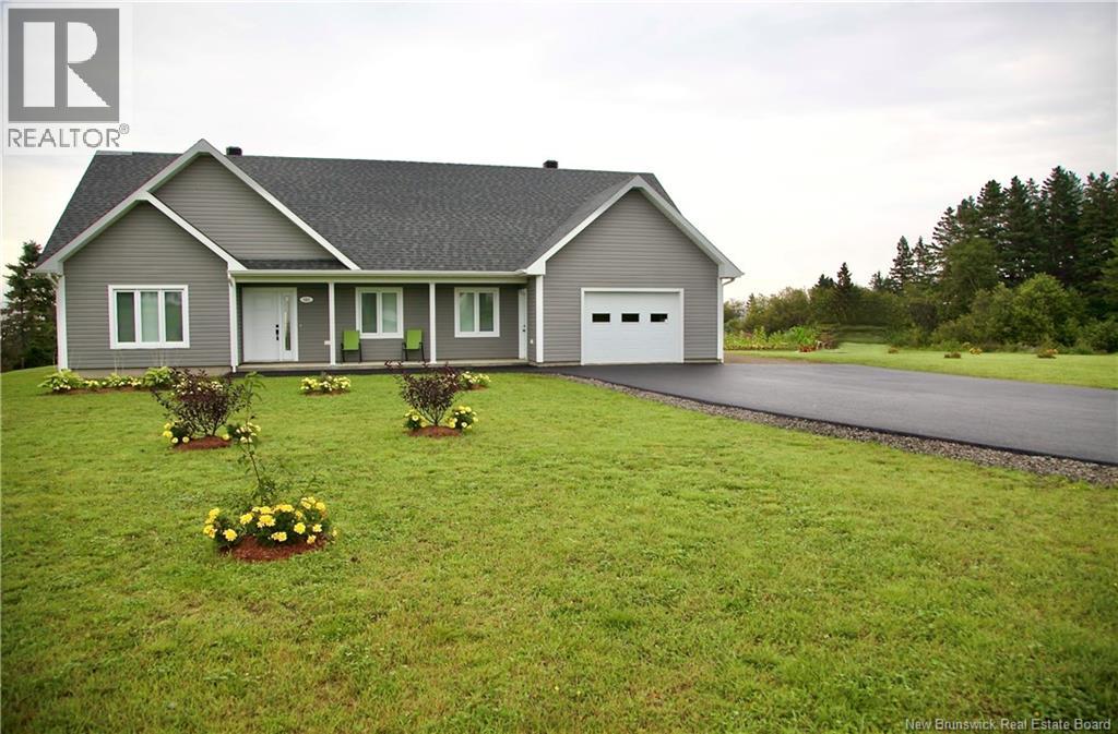 583 Rue Principale, Pointe-Verte, NB E8J 2P8