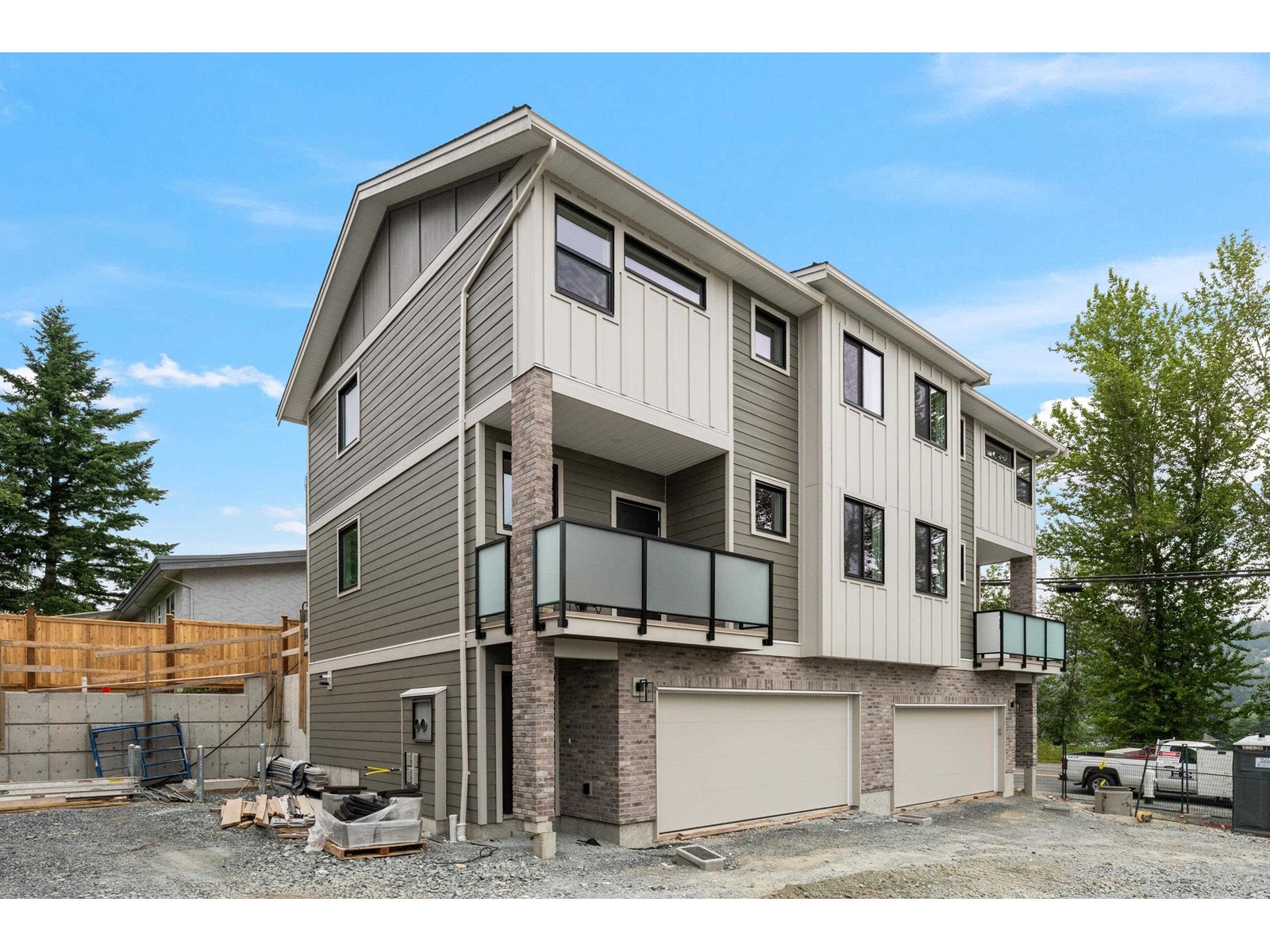 2469 Beck Rd, Abbotsford, BC V2S 4S3