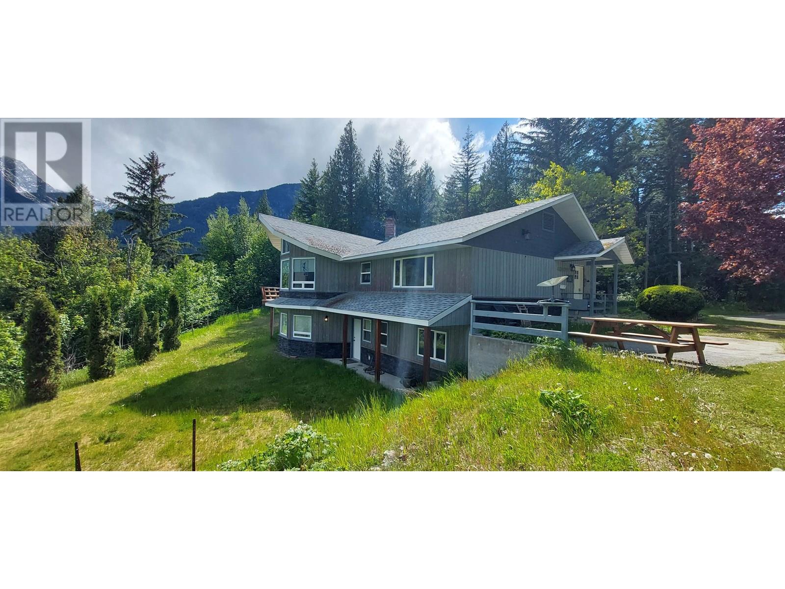 4770 Mackenzie Hwy, Bella Coola, BC V0T 1H0