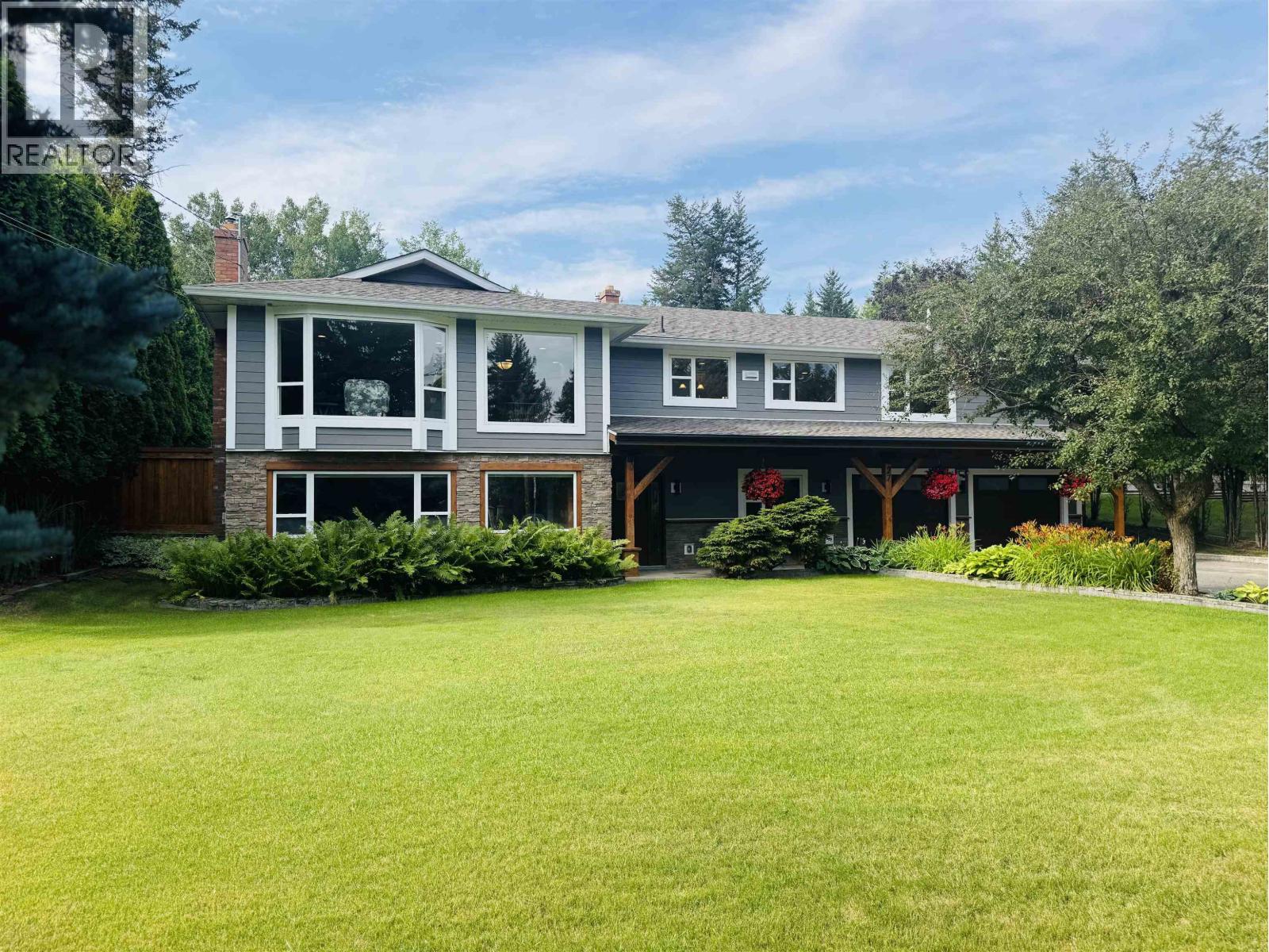 27 Country Club Blvd, Williams Lake, BC V2G 3T3
