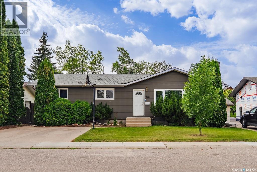 243 Roborecki Cres, Saskatoon, SK S7K 5L1