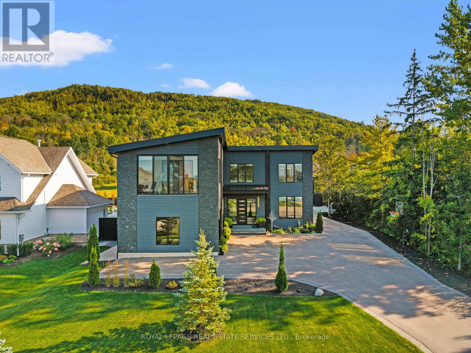 118 Barton Blvd, The Blue Mountains, ON N0H 1J0
