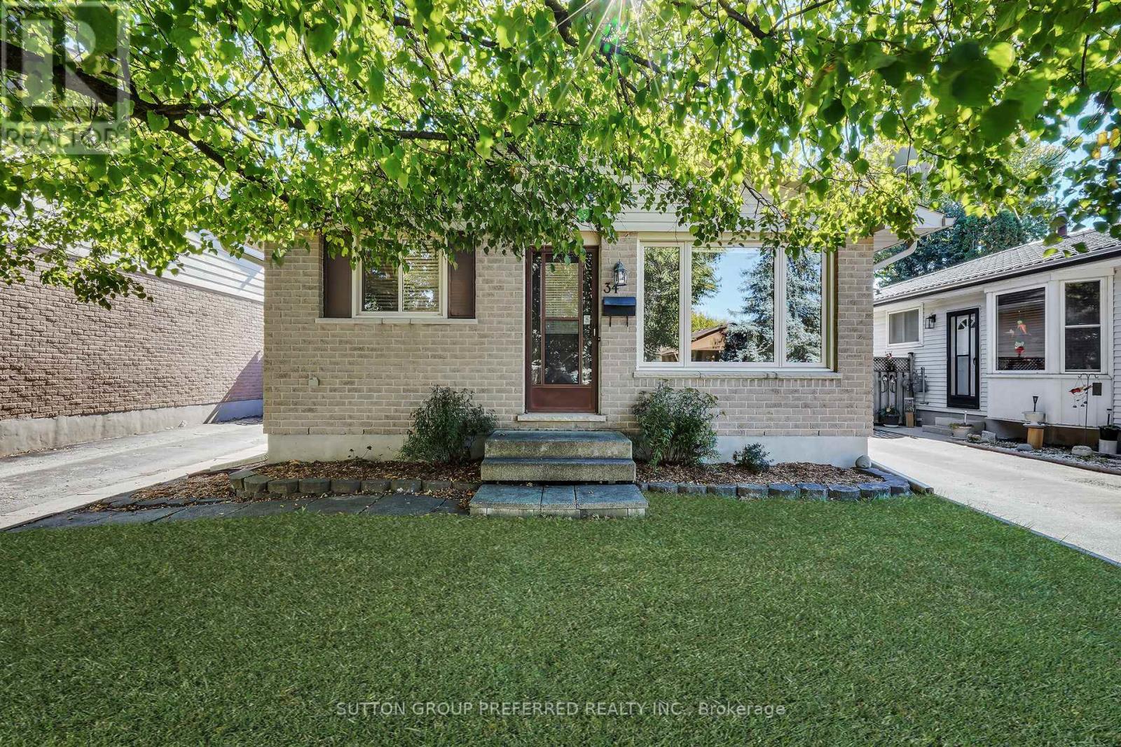 34 Hearthside Pl, London, ON N5V 3N1